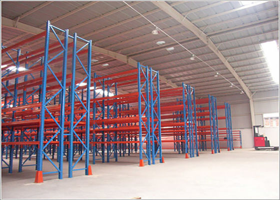 Equipamento de armazenagem de paletes de aço
