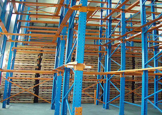 Drive em estantes de armazenamento de aço industrial com acabamento de pintura em pó