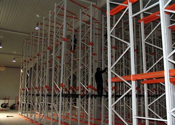 Sistema de estantes de armazenamento de paletes