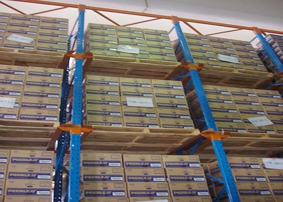 Dispositivos de carga pesada em estantes de paletes 1000-4000 kg/nível Estantes industriais de aço