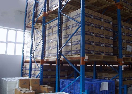 Dispositivos de carga pesada em estantes de paletes 1000-4000 kg/nível Estantes industriais de aço