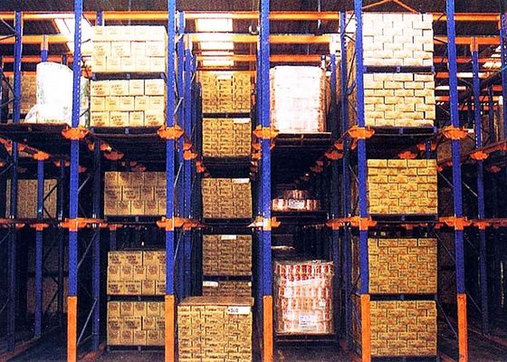 Dispositivos de carga pesada em estantes de paletes 1000-4000 kg/nível Estantes industriais de aço