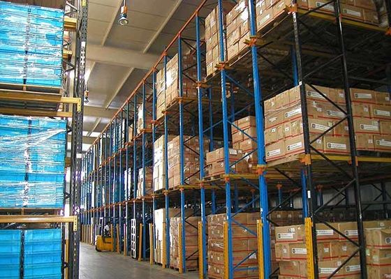5000 mm Dispositivo de alto volume em estantes de paletes laminados a frio para armazém