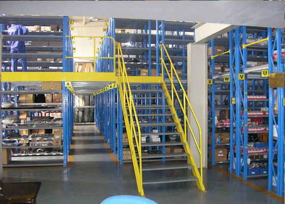 Instalações de armazenagem industrial de vários níveis