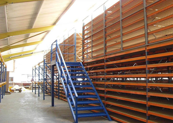 Rack industrial de vários níveis Mezanino suportado personalizado com proteção de malha de arame