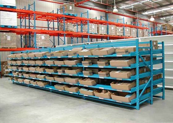 Estacas de armazenamento de aço industrial montadas, sistemas de estantes de paletes de fluxo de gravidade