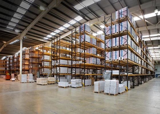 Sistemas de prateleiras de paletes metálicas pesadas para soluções de armazenamento em armazém