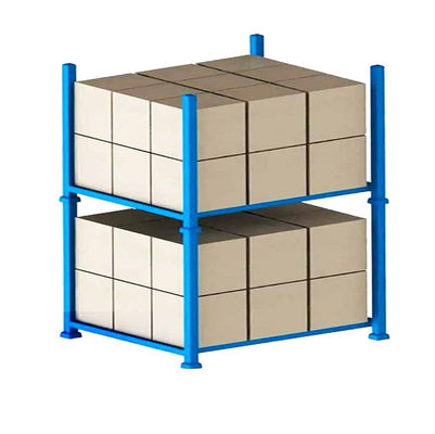 Equipamento para armazenagem de pneus, desmontável e empilhável