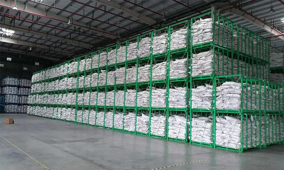 Equipamento para armazenagem de pneus, desmontável e empilhável
