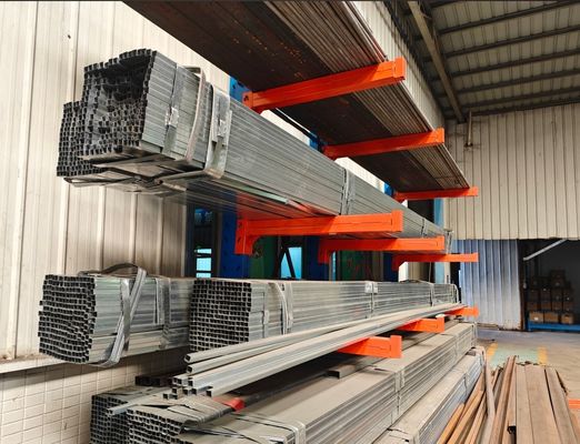 Estacas de paletes industriais de cantilever revestidas com pó cinzento