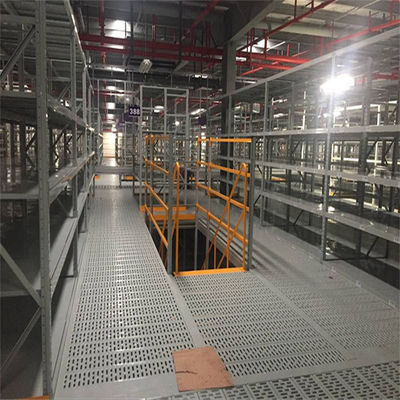 Aço Industrial Mezzanine pisos de piso Carga de 300-1000 kg por metro quadrado para opções de armazenamento versáteis