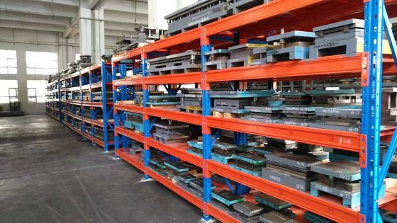 Protecção contra corrosão Racks de armazenamento de metais industriais para soluções de armazenamento versáteis